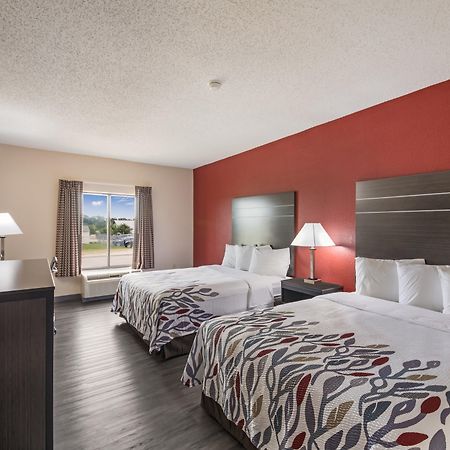 Red Roof Inn & Suites Austin East - Манор Экстерьер фото