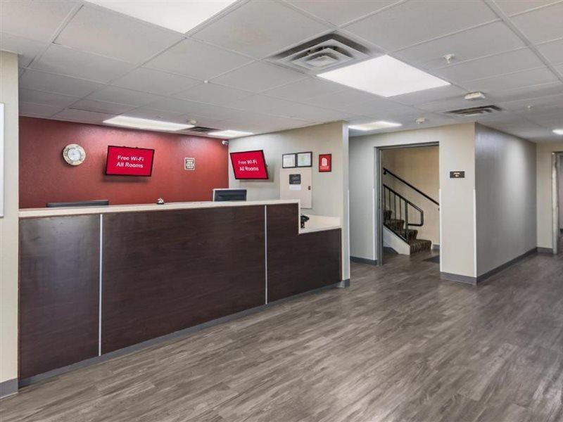 Red Roof Inn & Suites Austin East - Манор Экстерьер фото