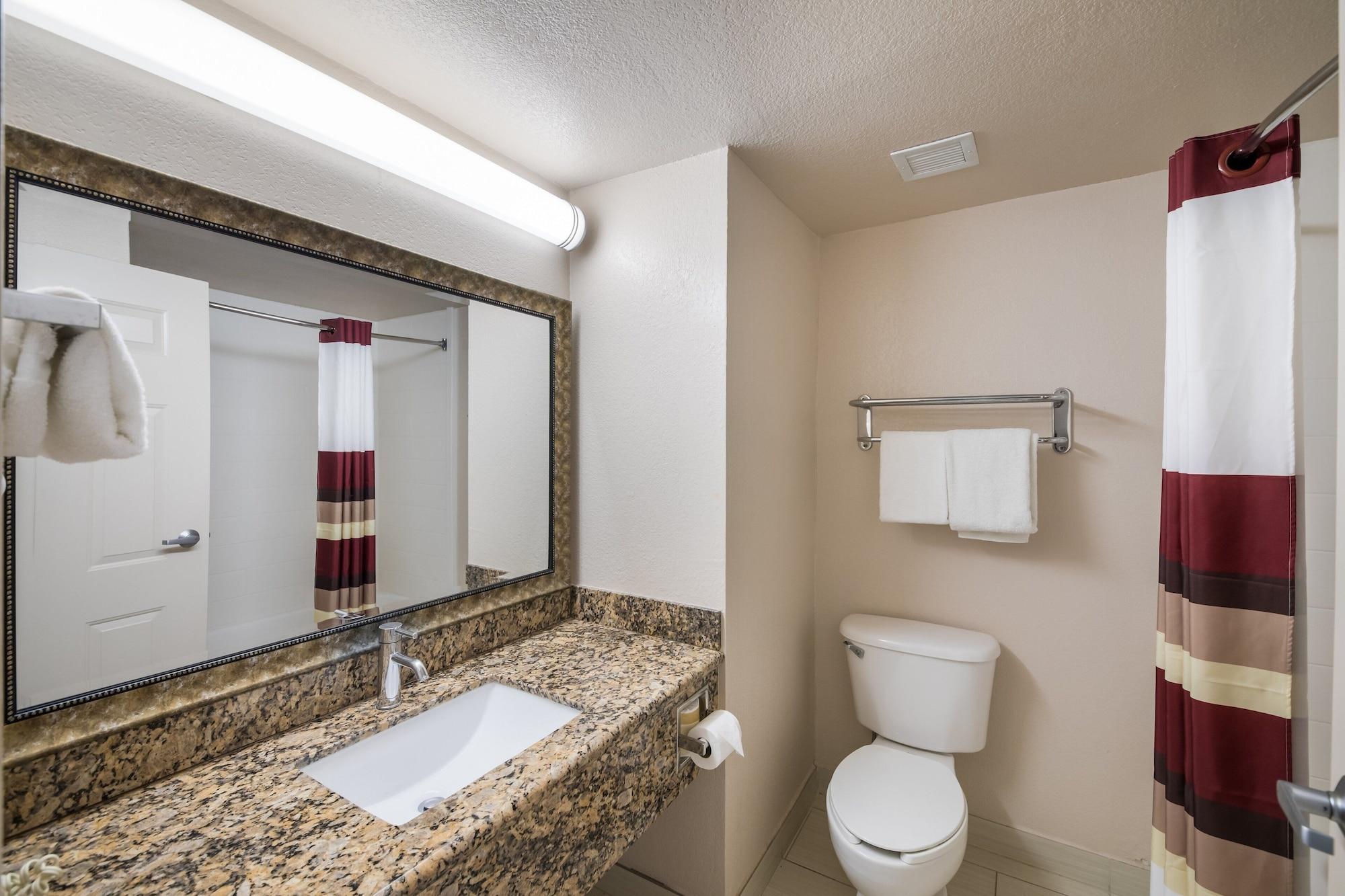Red Roof Inn & Suites Austin East - Манор Экстерьер фото