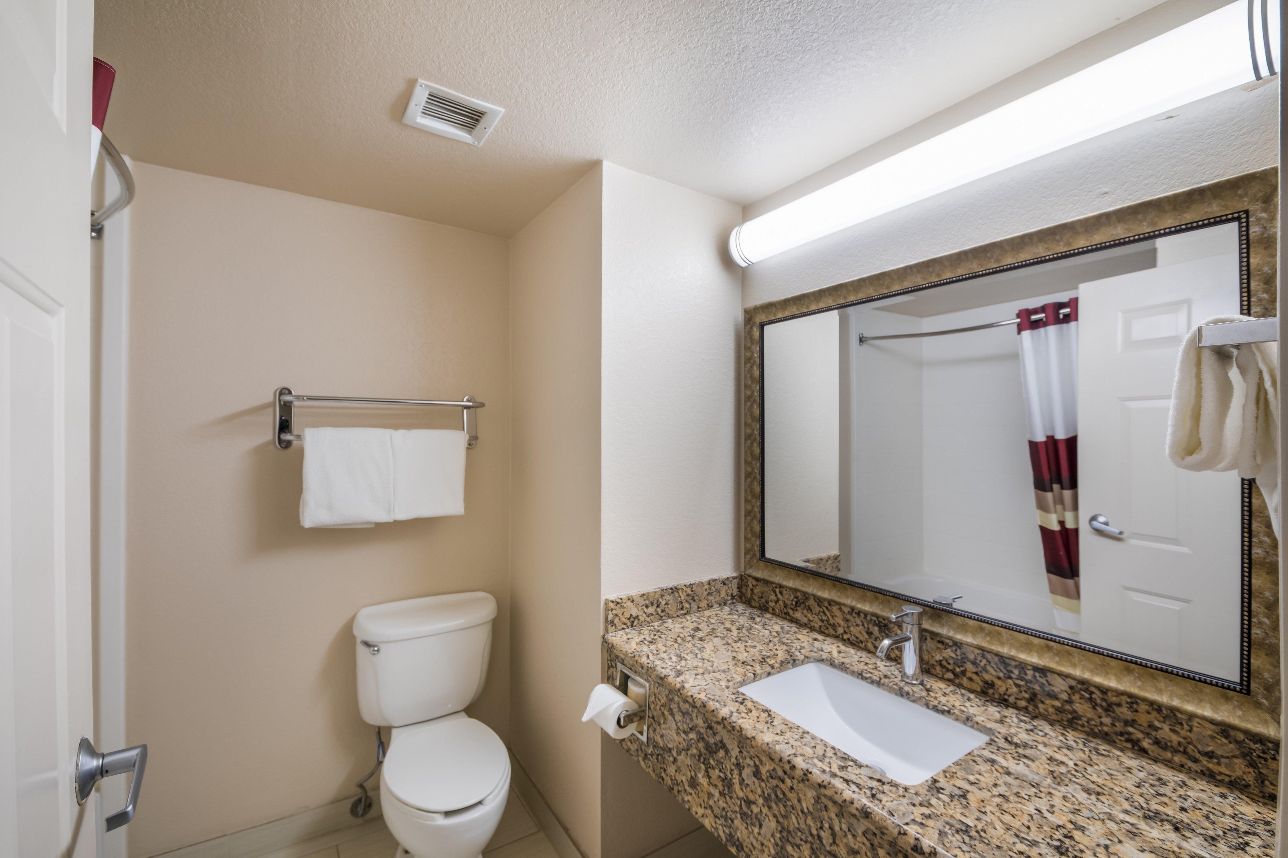 Red Roof Inn & Suites Austin East - Манор Экстерьер фото