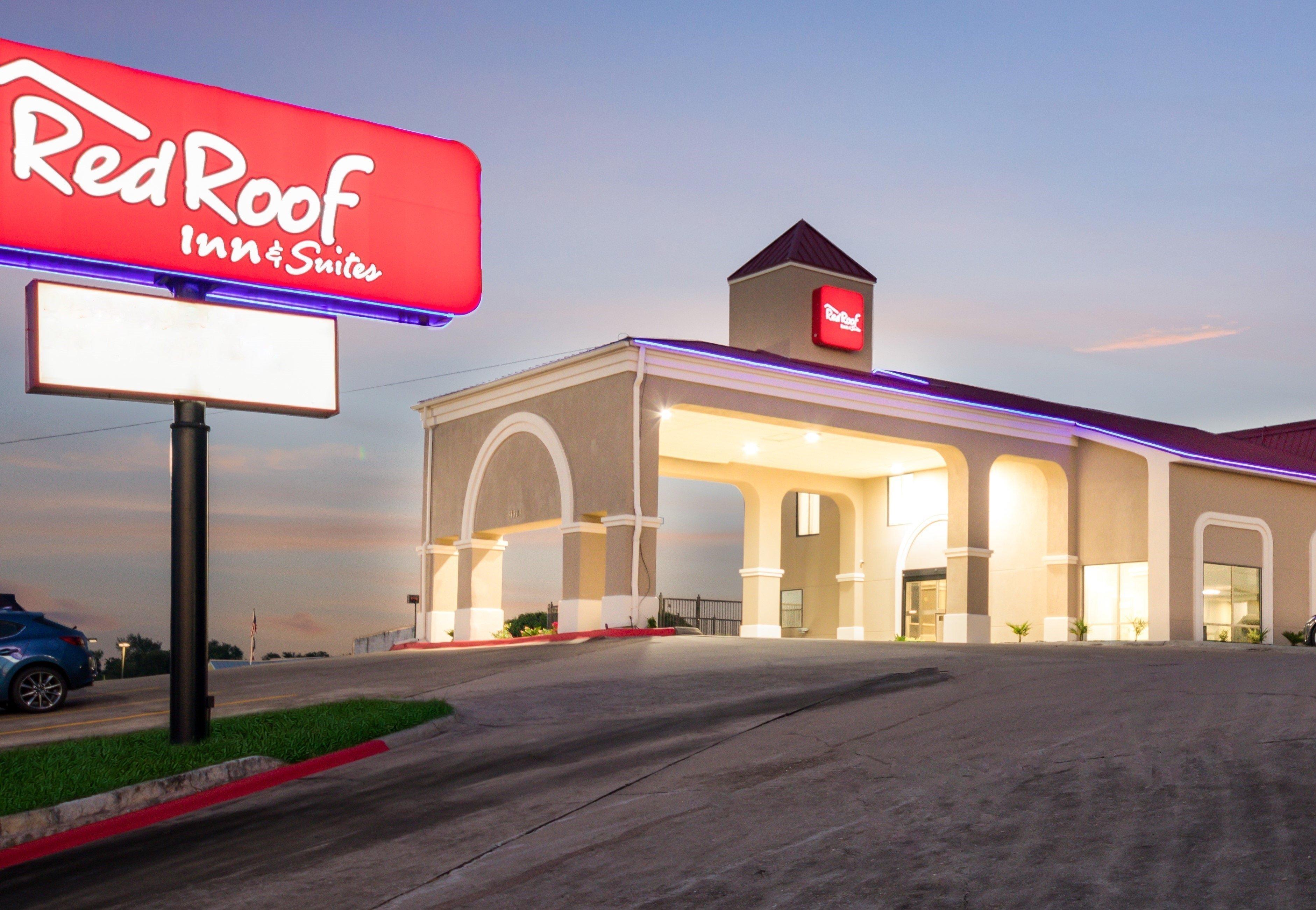 Red Roof Inn & Suites Austin East - Манор Экстерьер фото