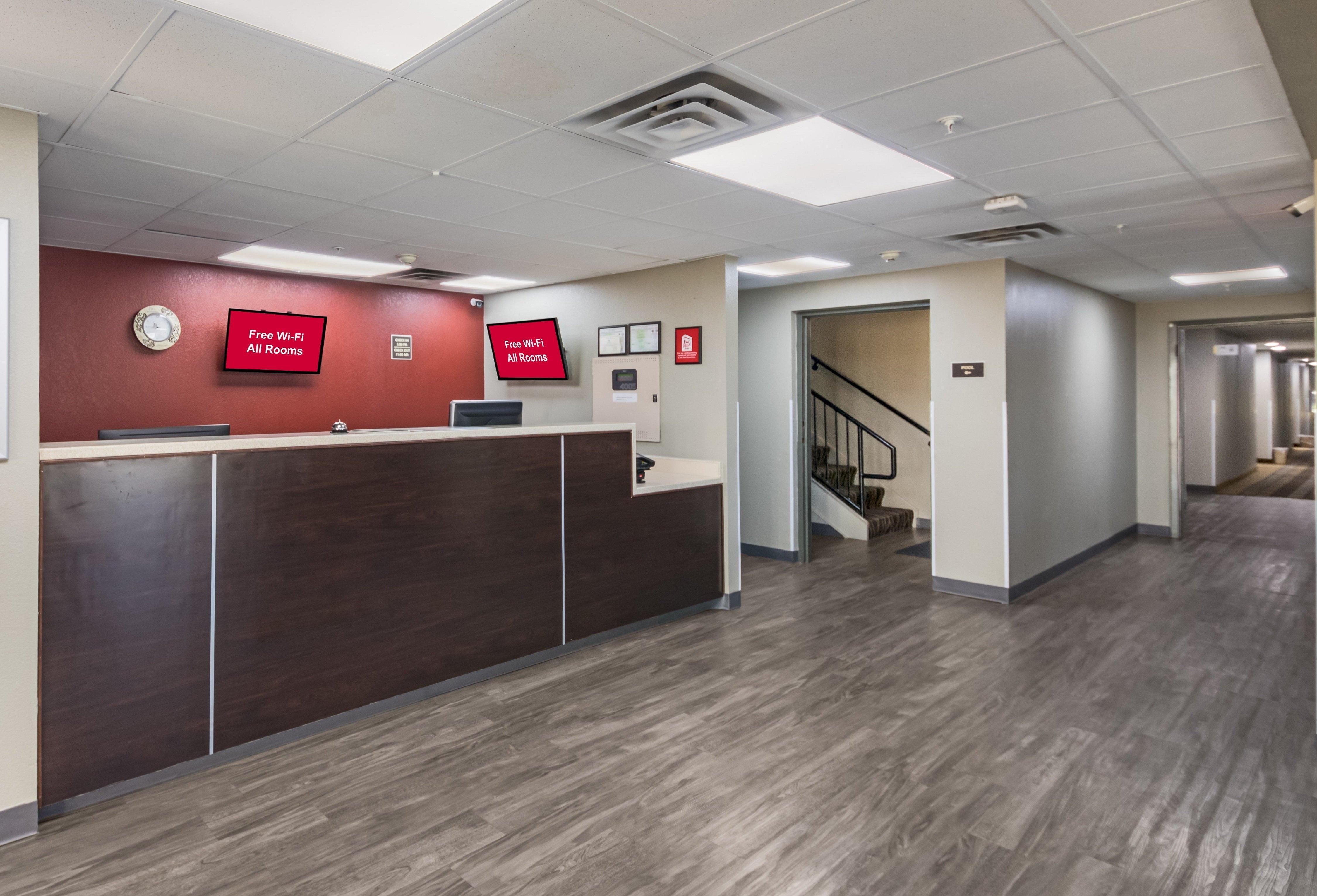 Red Roof Inn & Suites Austin East - Манор Экстерьер фото