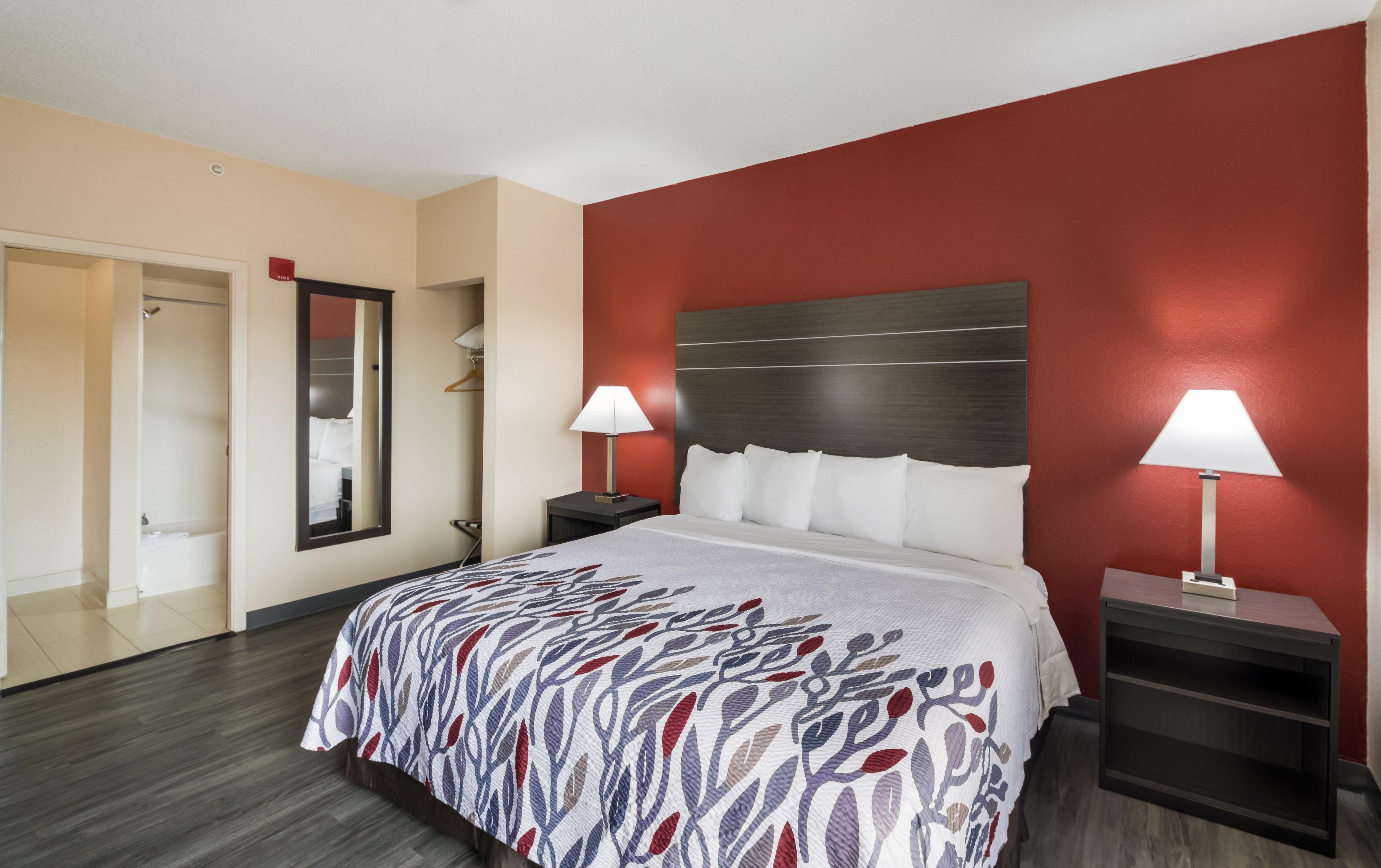 Red Roof Inn & Suites Austin East - Манор Экстерьер фото