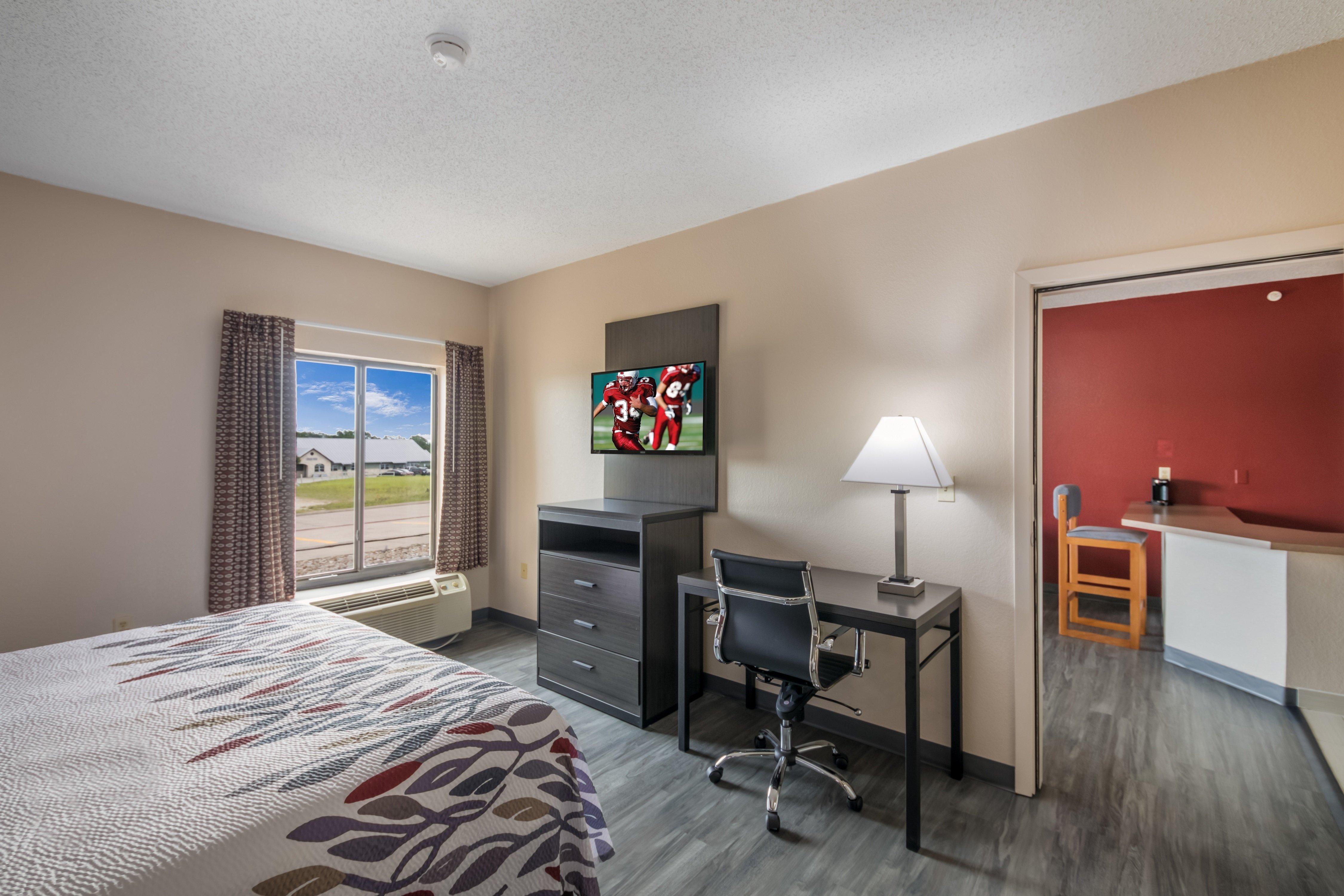 Red Roof Inn & Suites Austin East - Манор Экстерьер фото