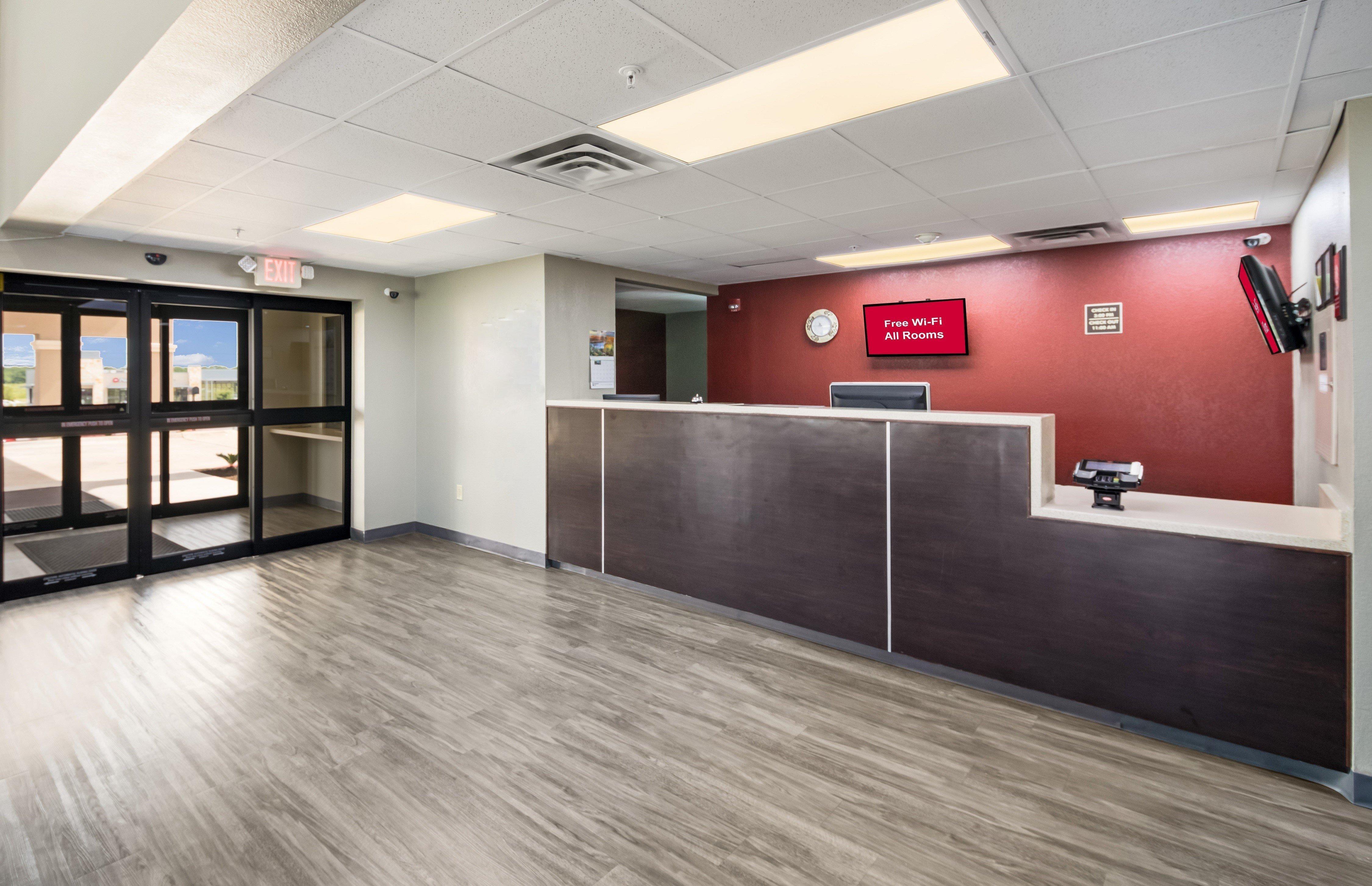 Red Roof Inn & Suites Austin East - Манор Экстерьер фото