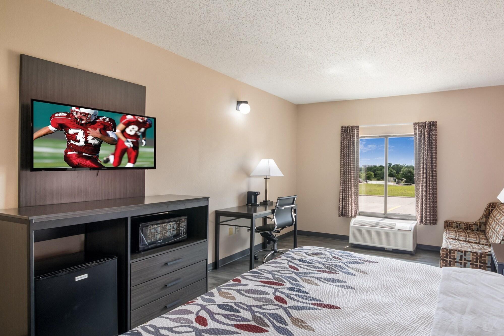 Red Roof Inn & Suites Austin East - Манор Экстерьер фото
