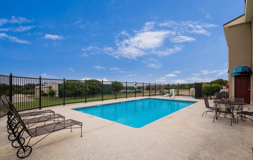 Red Roof Inn & Suites Austin East - Манор Экстерьер фото