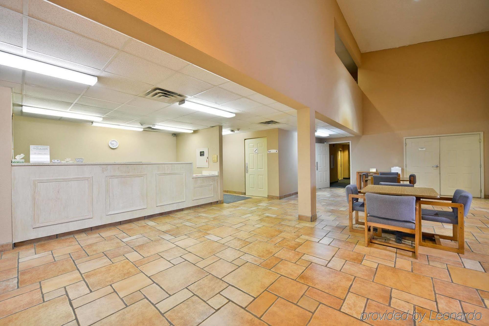 Red Roof Inn & Suites Austin East - Манор Интерьер фото