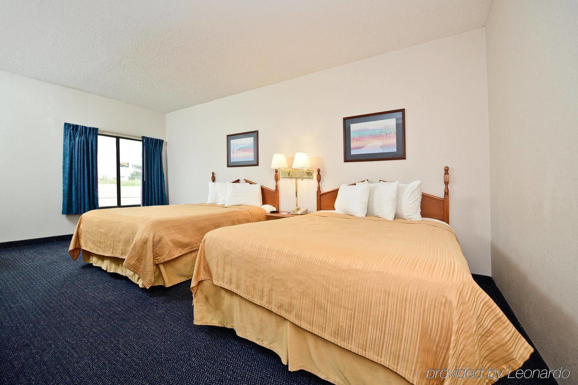 Red Roof Inn & Suites Austin East - Манор Номер фото