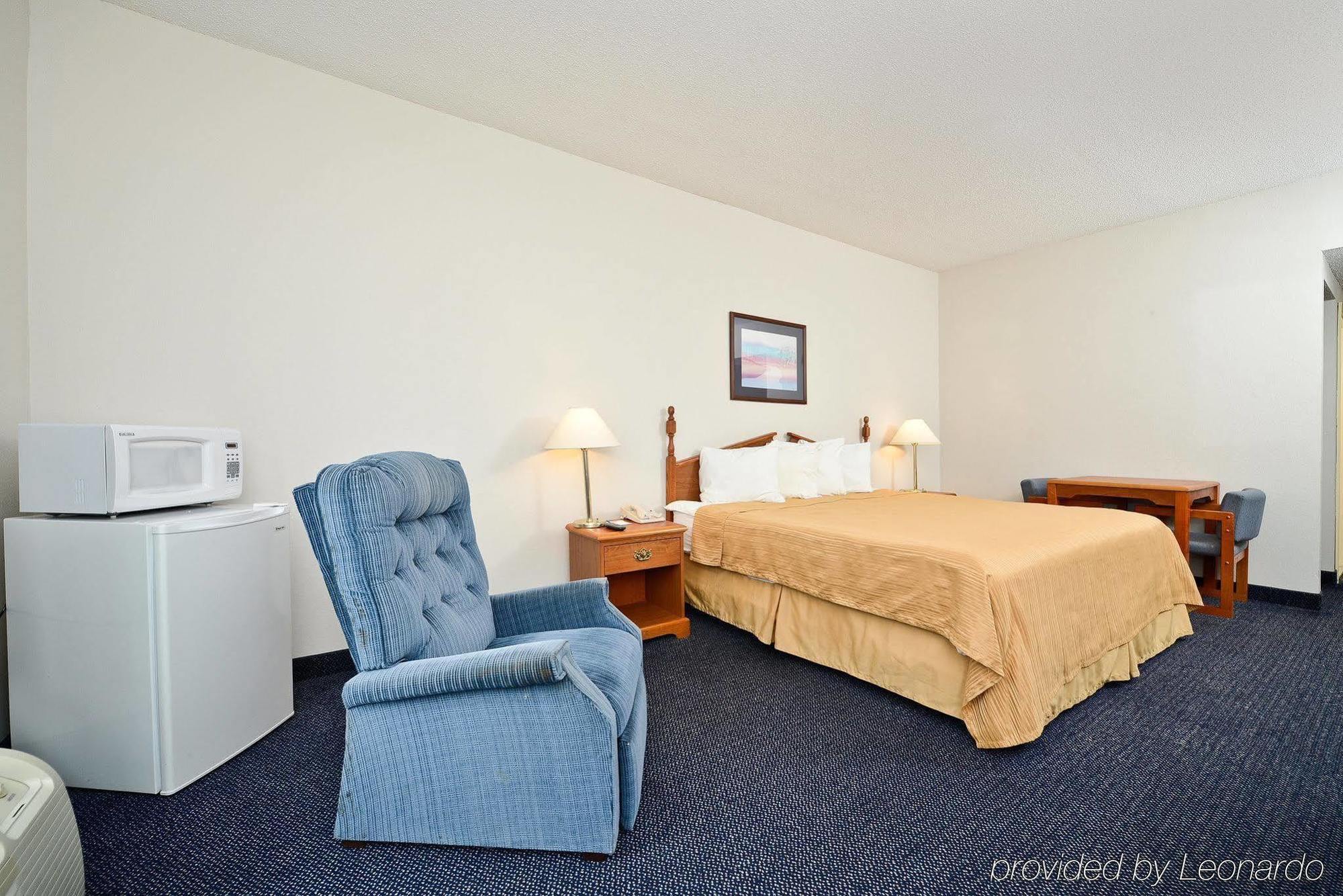 Red Roof Inn & Suites Austin East - Манор Номер фото