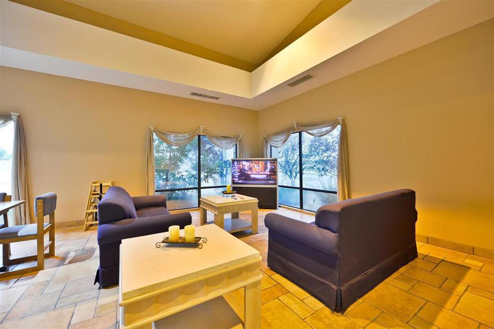 Red Roof Inn & Suites Austin East - Манор Номер фото