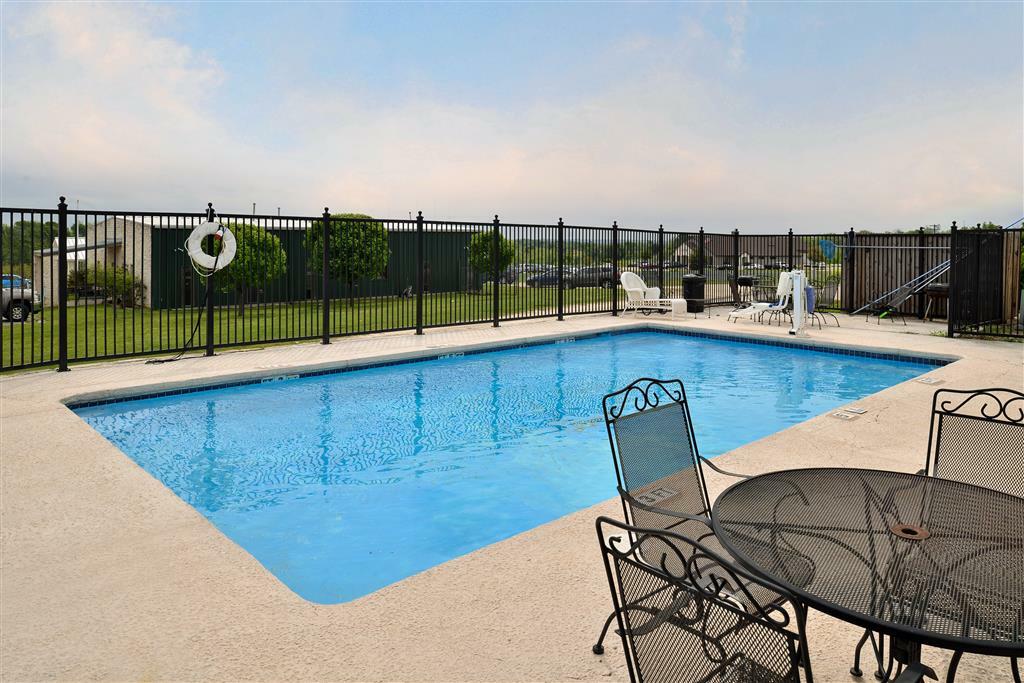 Red Roof Inn & Suites Austin East - Манор Удобства фото