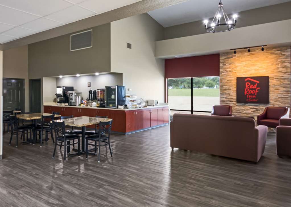 Red Roof Inn & Suites Austin East - Манор Интерьер фото