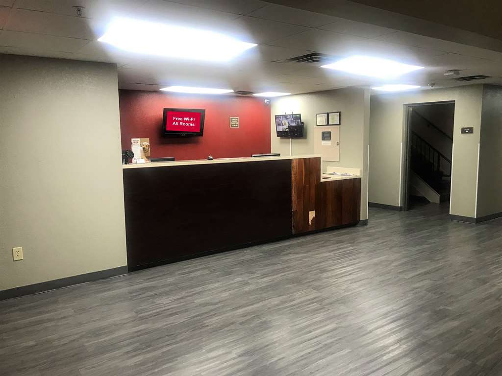 Red Roof Inn & Suites Austin East - Манор Интерьер фото